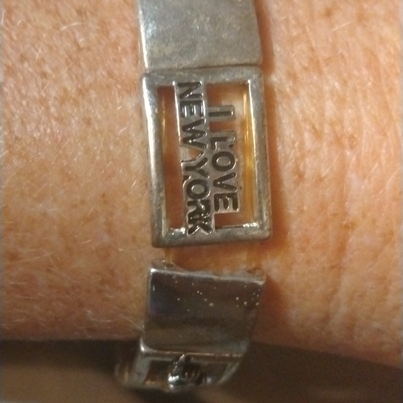 Vintage New York bracelet silver tone (sku 1223) - Picture 2 of 6